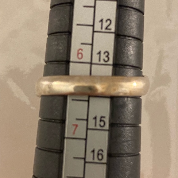 Beautiful 925 Sterling Silver Amethyst Ring Size 6.5 - Picture 6 of 7